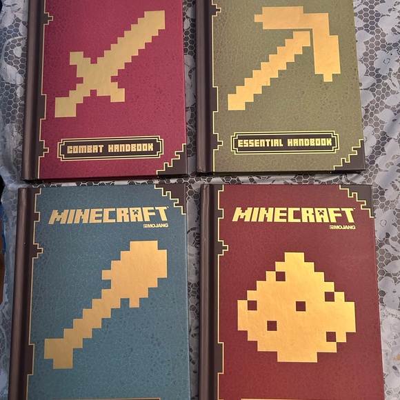 Minecraft 4 book set - Picture 3 of 4